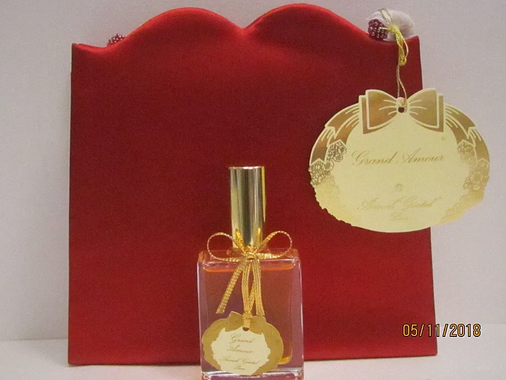 Grand Amour Annick Goutal Perfume Set Women 1 oz EDT Spray + Evening Bag